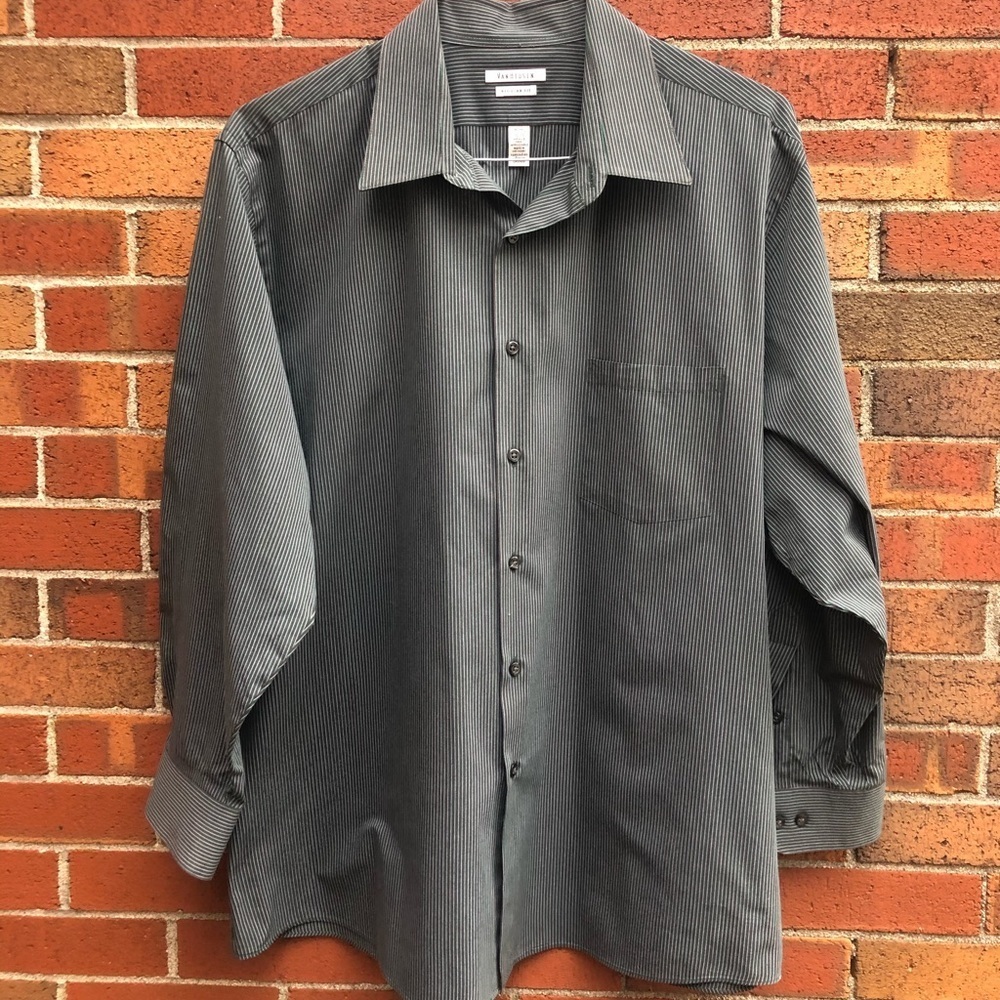 Vanhussen green button down